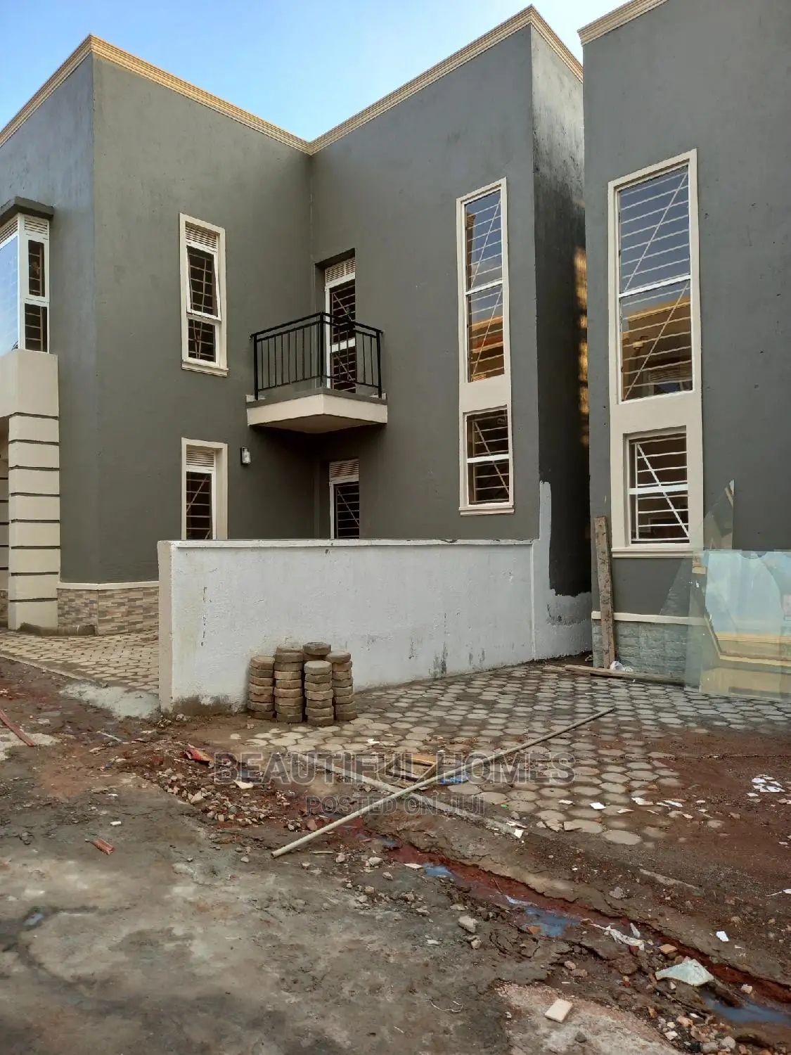 Furnished 4bdrm Villa in Kira for Sale in Kira