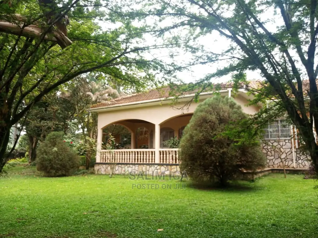 3bdrm Bungalow in Kololo Property, Central Division for Rent in Central Division