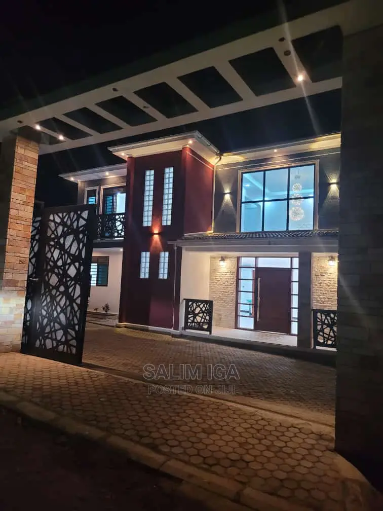4bdrm Duplex in Kololo Property, Central Division for Sale in Central Division