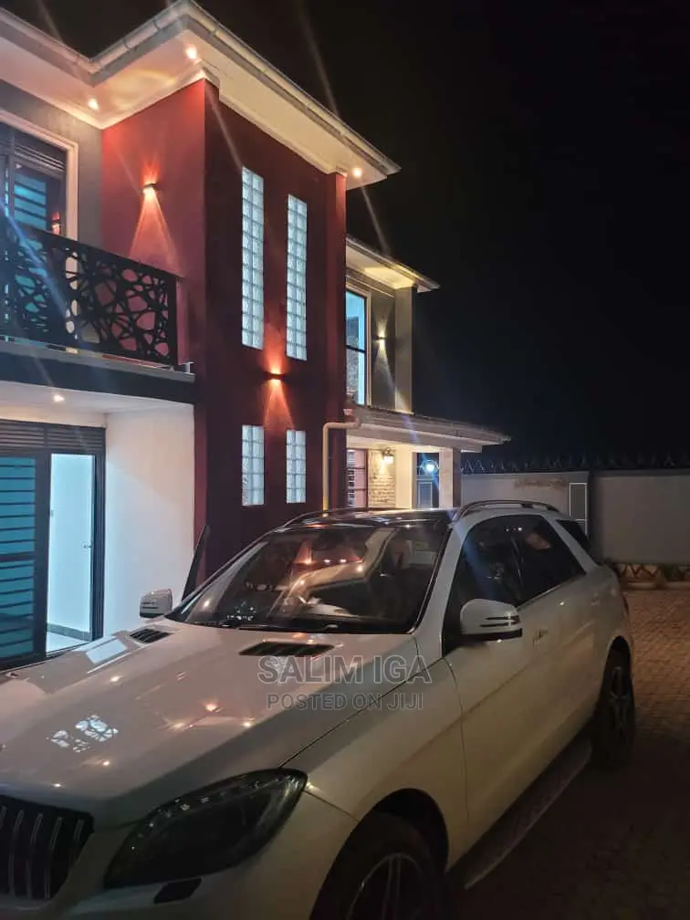 4bdrm Duplex in Kololo Property, Central Division for Sale in Central Division