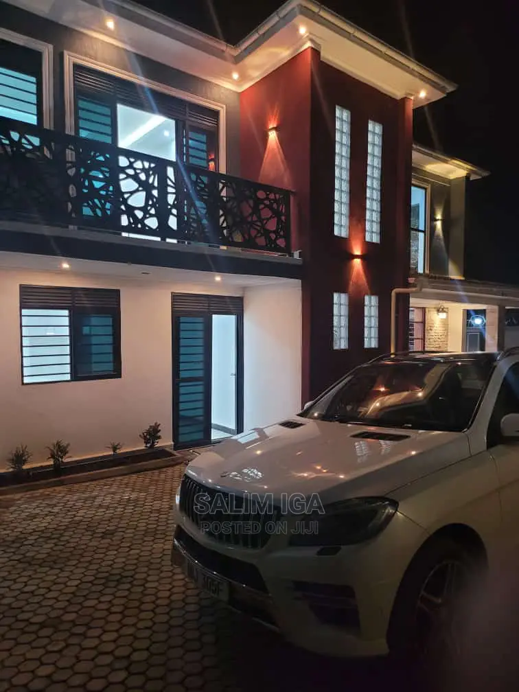 4bdrm Duplex in Kololo Property, Central Division for Sale in Central Division