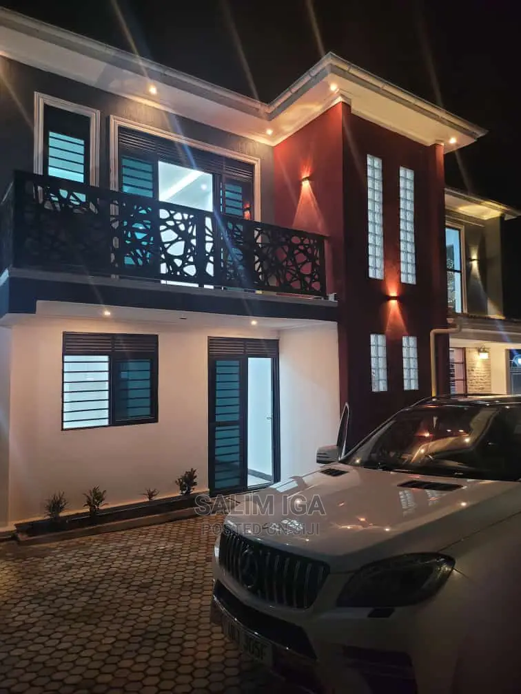 4bdrm Duplex in Kololo Property, Central Division for Sale in Central Division