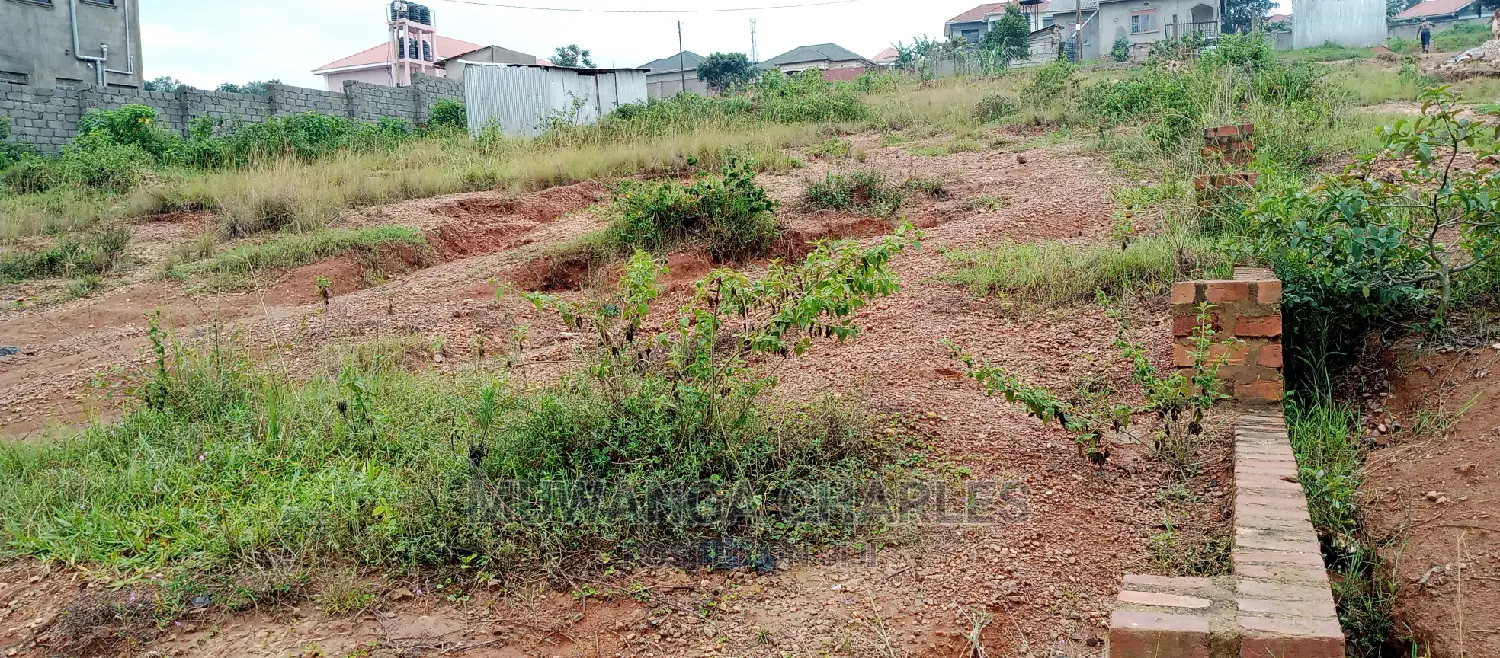 Plot on Sale in Kira in Central Division
