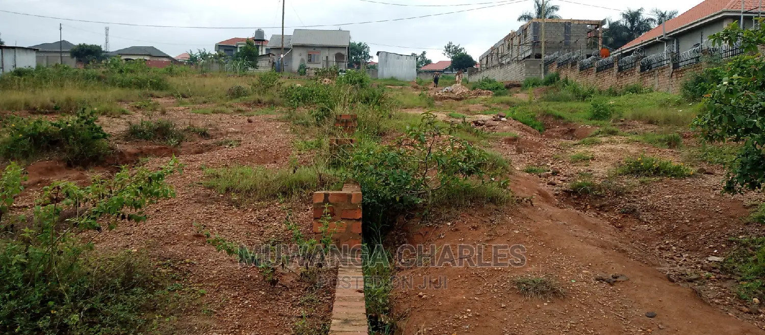 Plot on Sale in Kira in Central Division