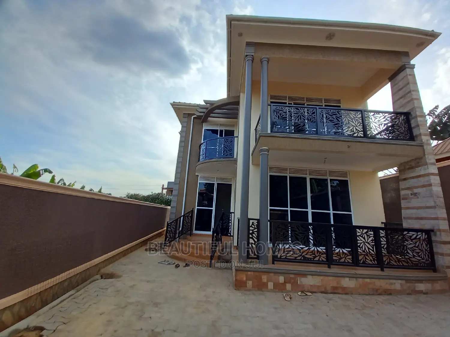 Furnished 4bdrm Mansion in Kisaasi, Nakawa for Sale in Nakawa