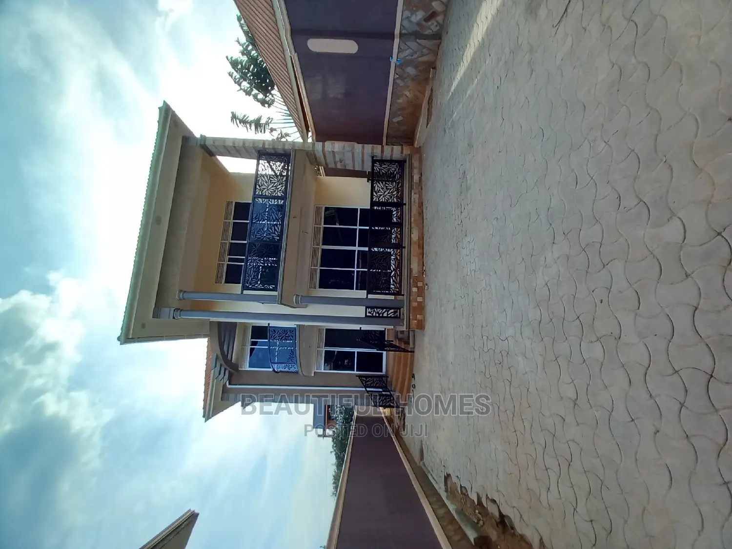Furnished 4bdrm Mansion in Kisaasi, Nakawa for Sale in Nakawa
