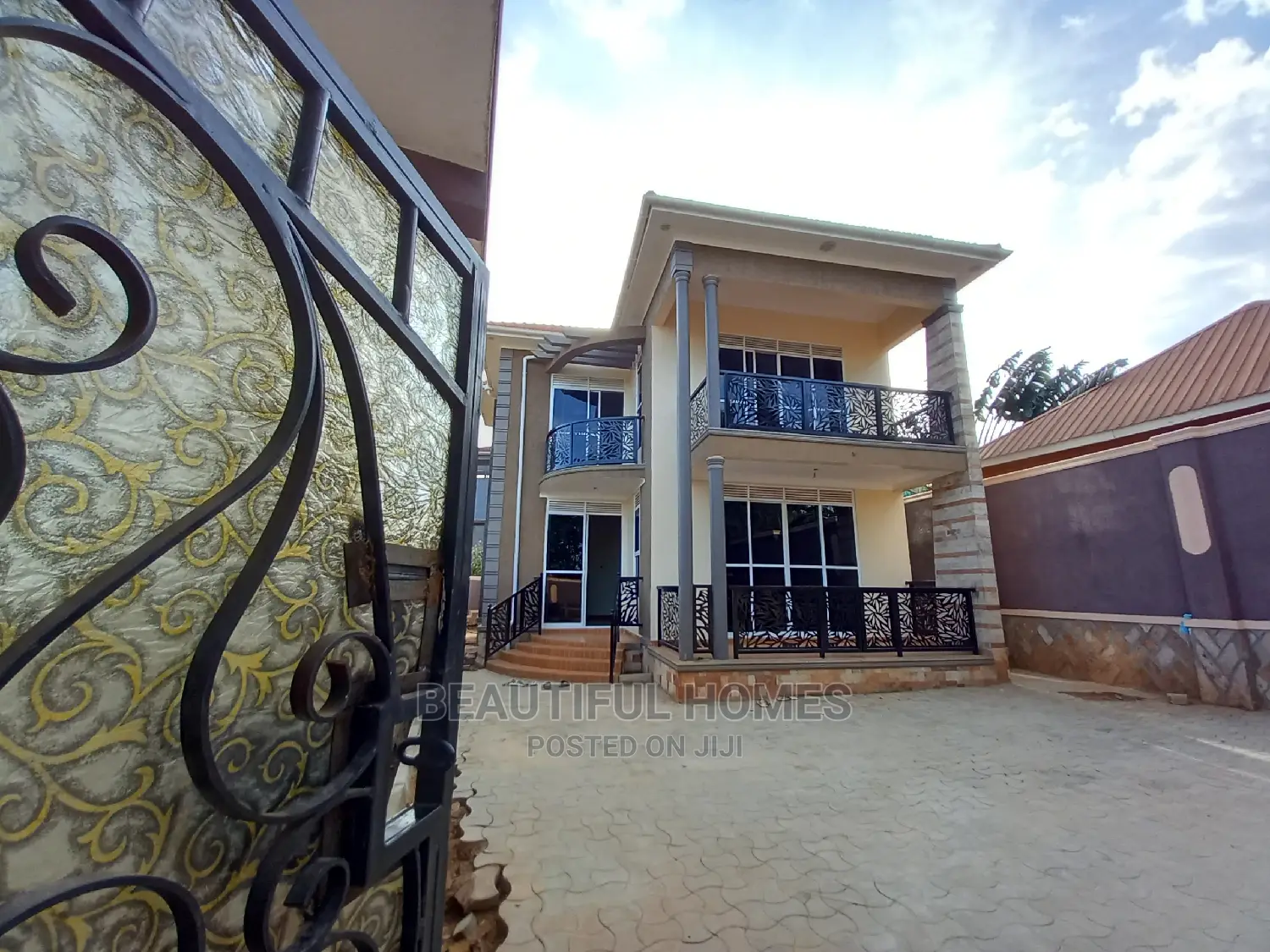 Furnished 4bdrm Mansion in Kisaasi, Nakawa for Sale in Nakawa
