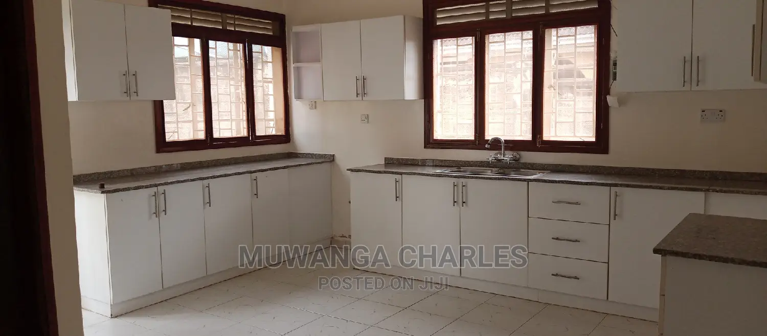 5bdrm Duplex in Fs Properties Ltd, Central Division for Rent in Central Division