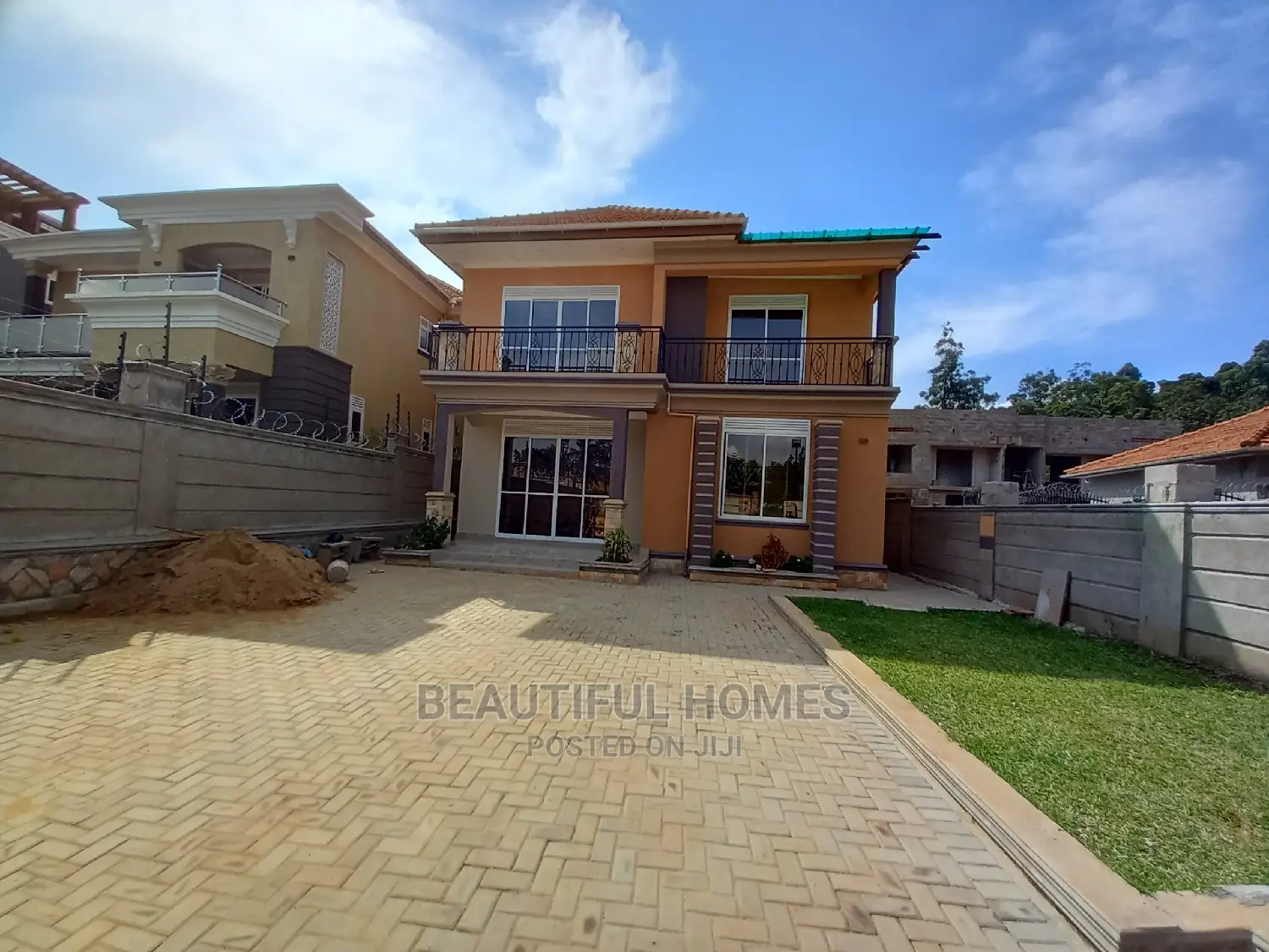 Furnished 4bdrm House in Kira Tarmack for Sale in Kira