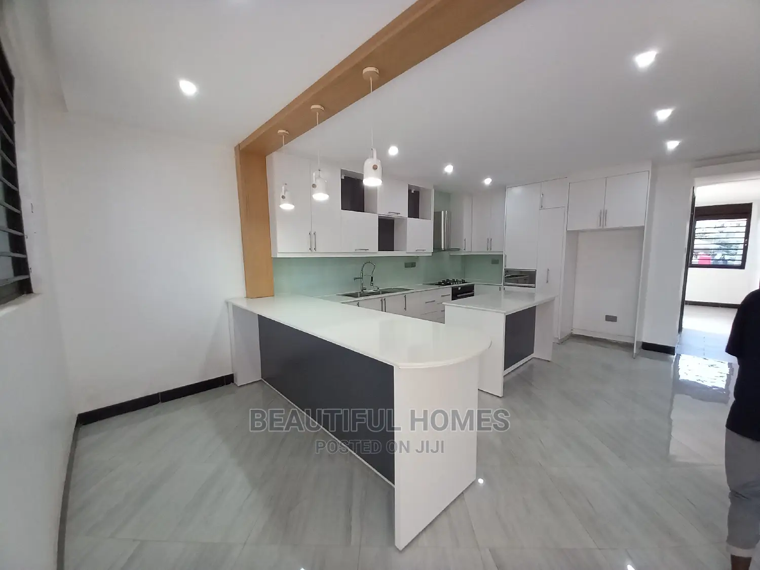 Furnished 5bdrm Mansion in Kira for Sale in Kira