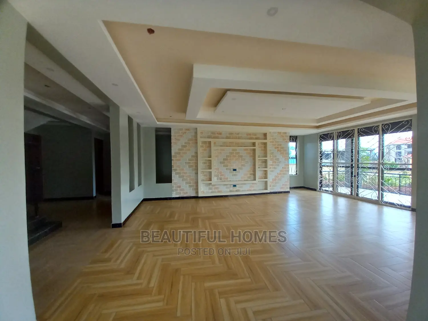 Furnished 7bdrm Mansion in Kiwatule, Nakawa for Sale in Nakawa
