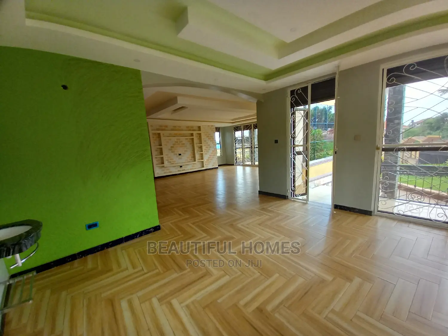 Furnished 7bdrm Mansion in Kiwatule, Nakawa for Sale in Nakawa