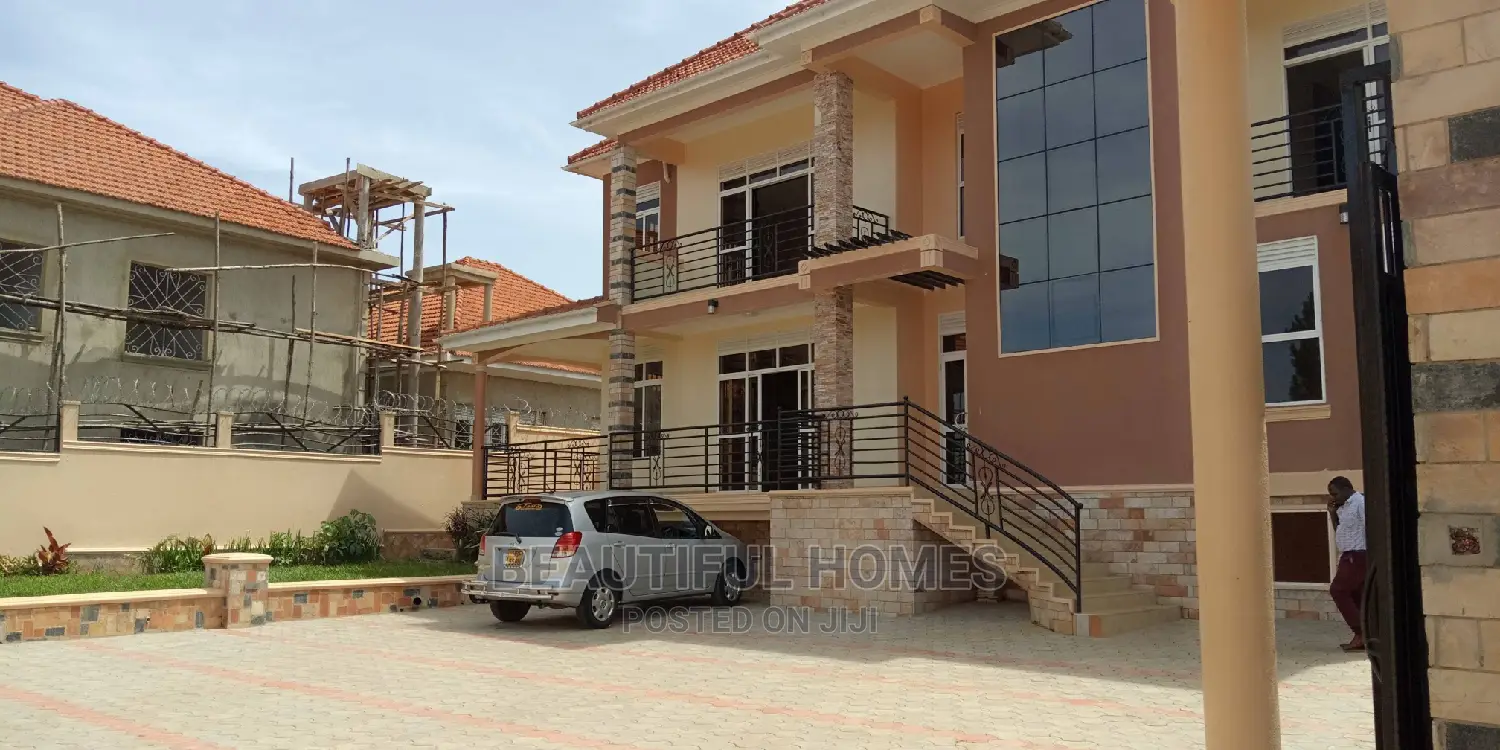 Furnished 5bdrm Mansion in Kira Tarmack for Sale in Kira