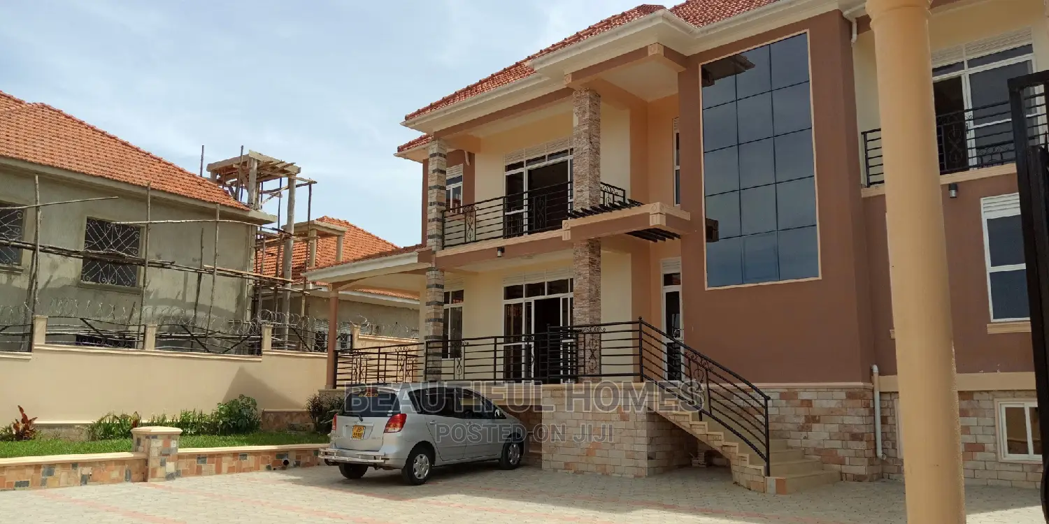 Furnished 5bdrm Mansion in Kira Tarmack for Sale in Kira