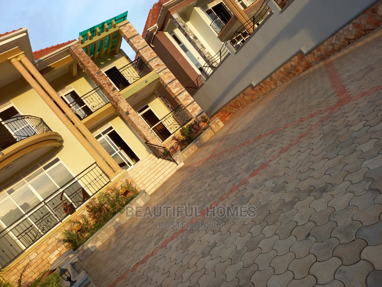 Furnished 6bdrm Mansion in Kira for Sale in Kira