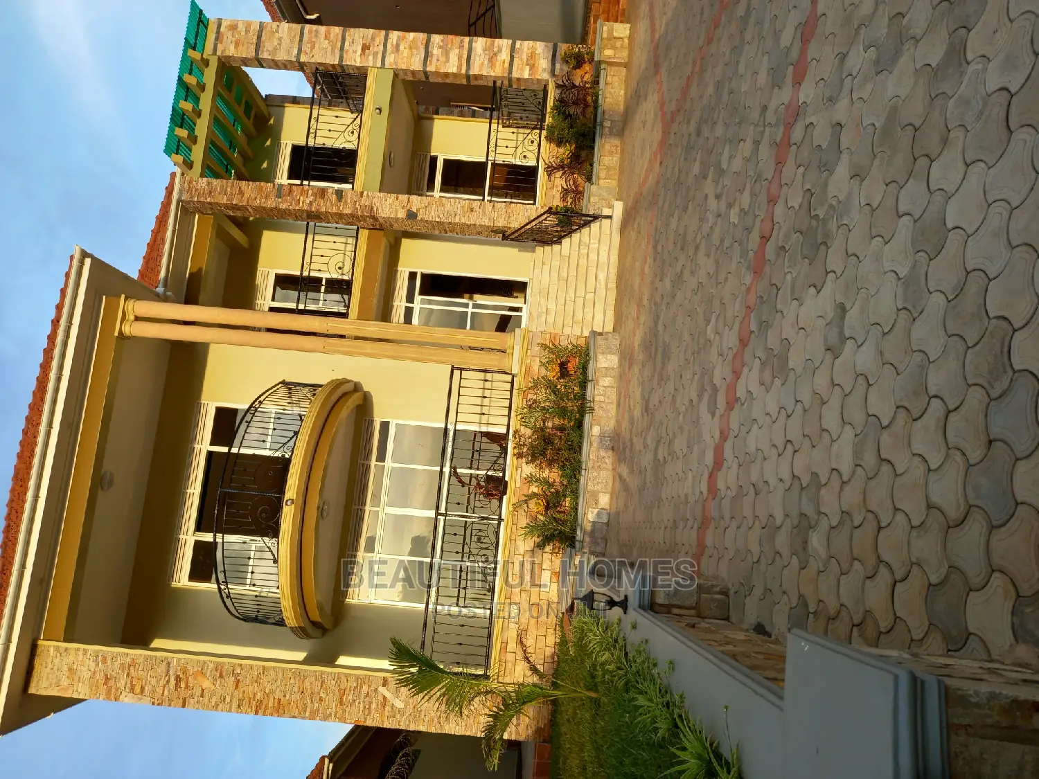 Furnished 6bdrm Mansion in Kira for Sale in Kira