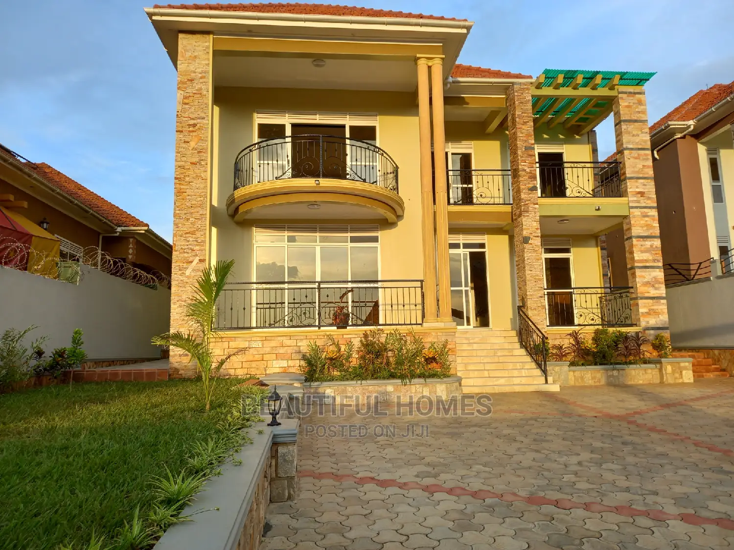 Furnished 6bdrm Mansion in Kira for Sale in Kira
