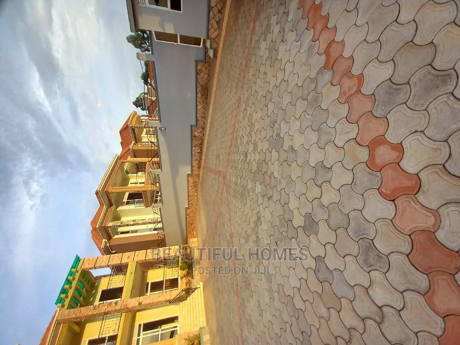 Furnished 6bdrm Mansion in Kira for Sale in Kira