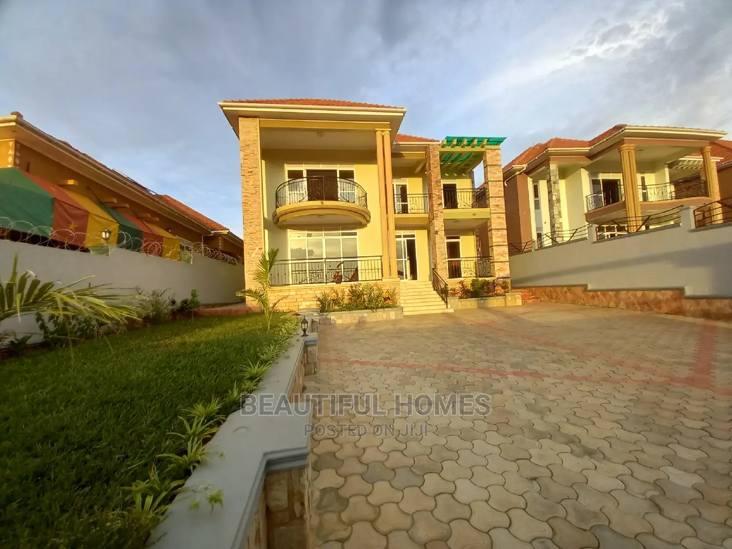 Furnished 6bdrm Mansion in Tarmack Estate, Kira for Sale in Kira