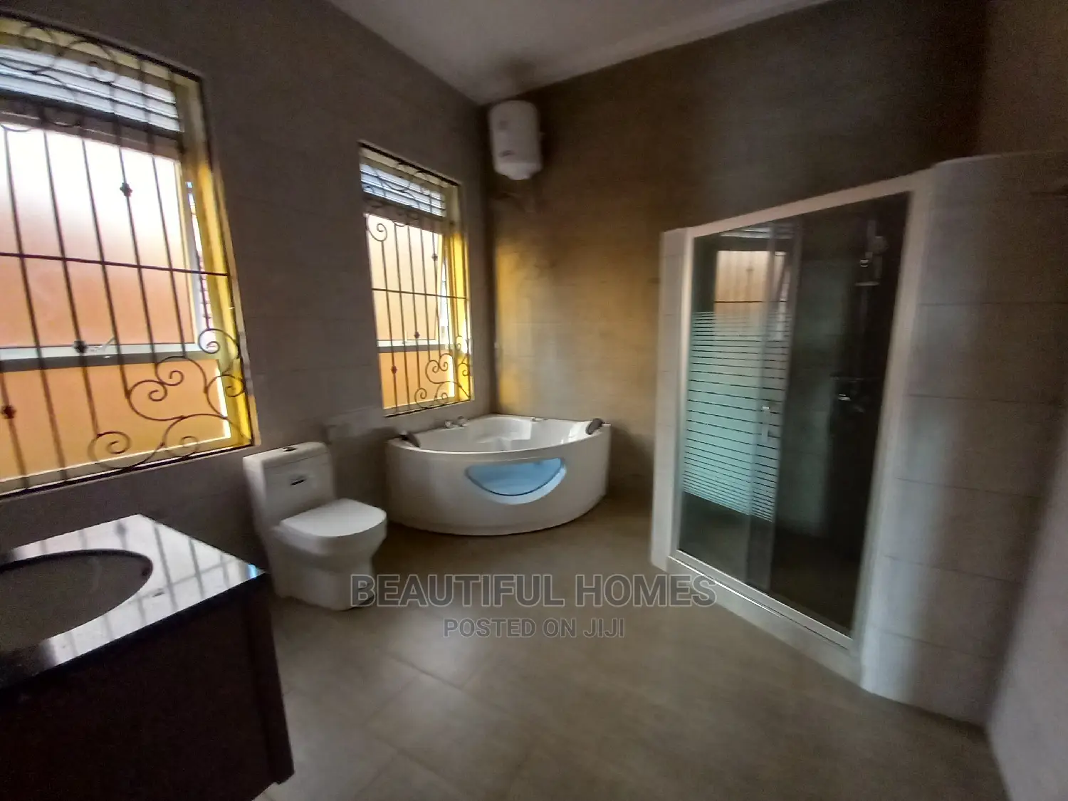 Furnished 6bdrm Mansion in Tarmack Estate, Kira for Sale in Kira