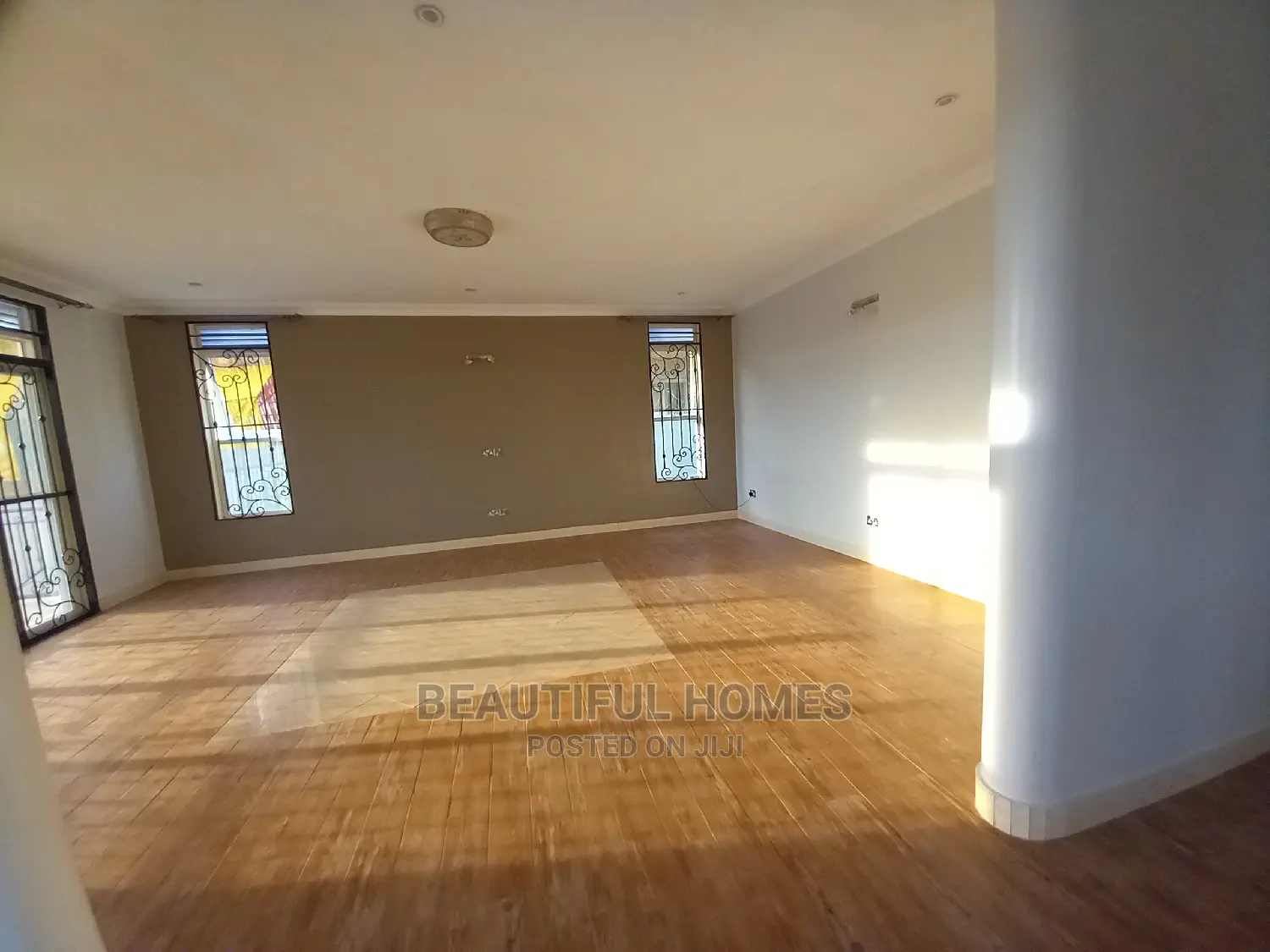 Furnished 6bdrm Mansion in Tarmack Estate, Kira for Sale in Kira