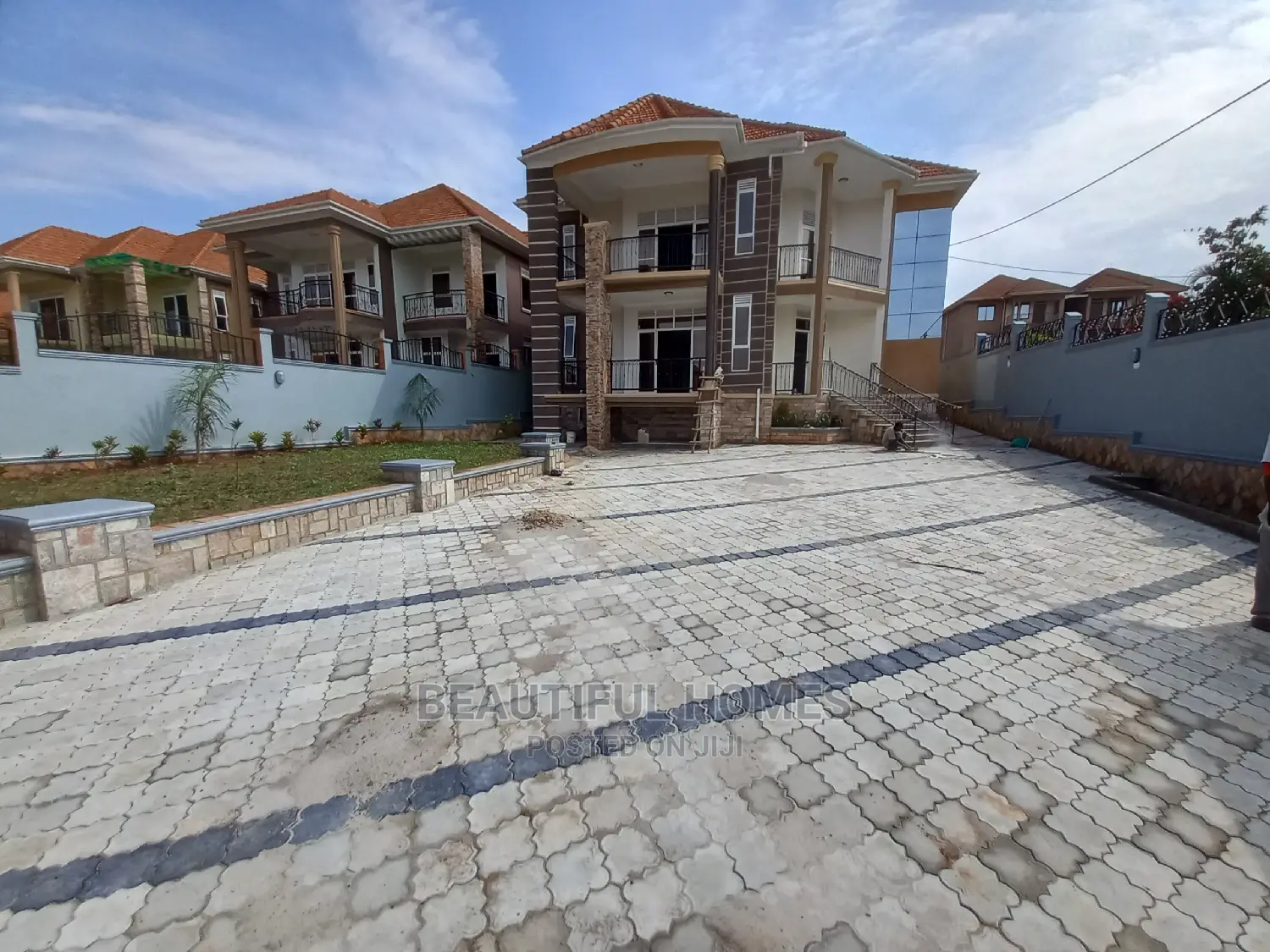 Furnished 6bdrm Mansion in Kira for Sale in Kira