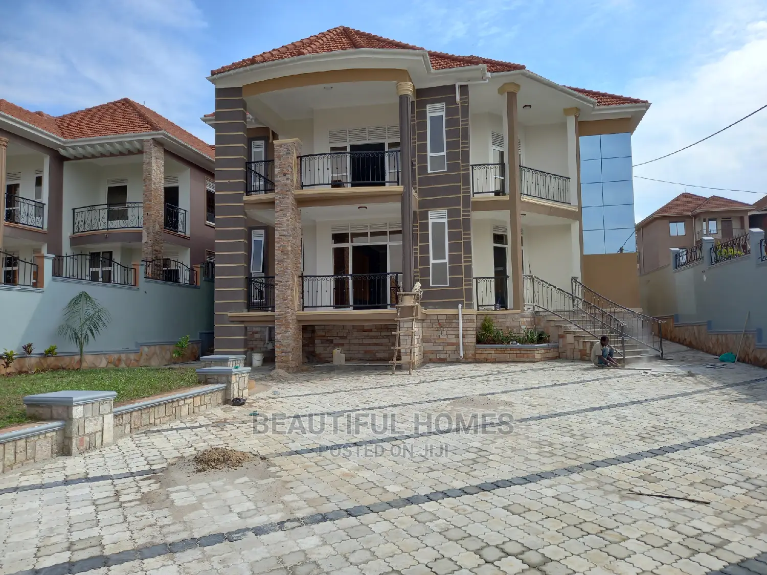 Furnished 6bdrm Mansion in Kira for Sale in Kira