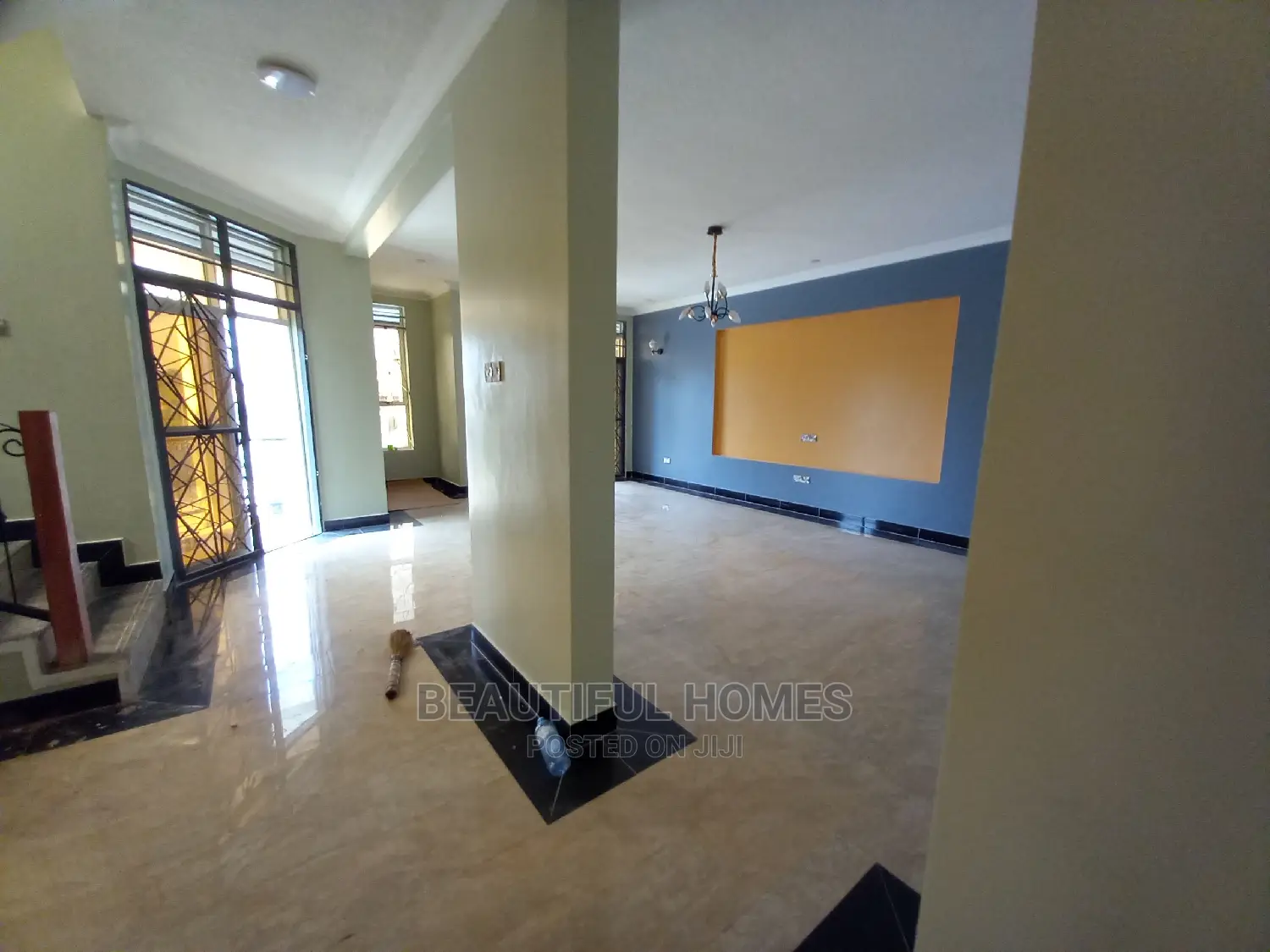 Furnished 6bdrm Mansion in Kira for Sale in Kira