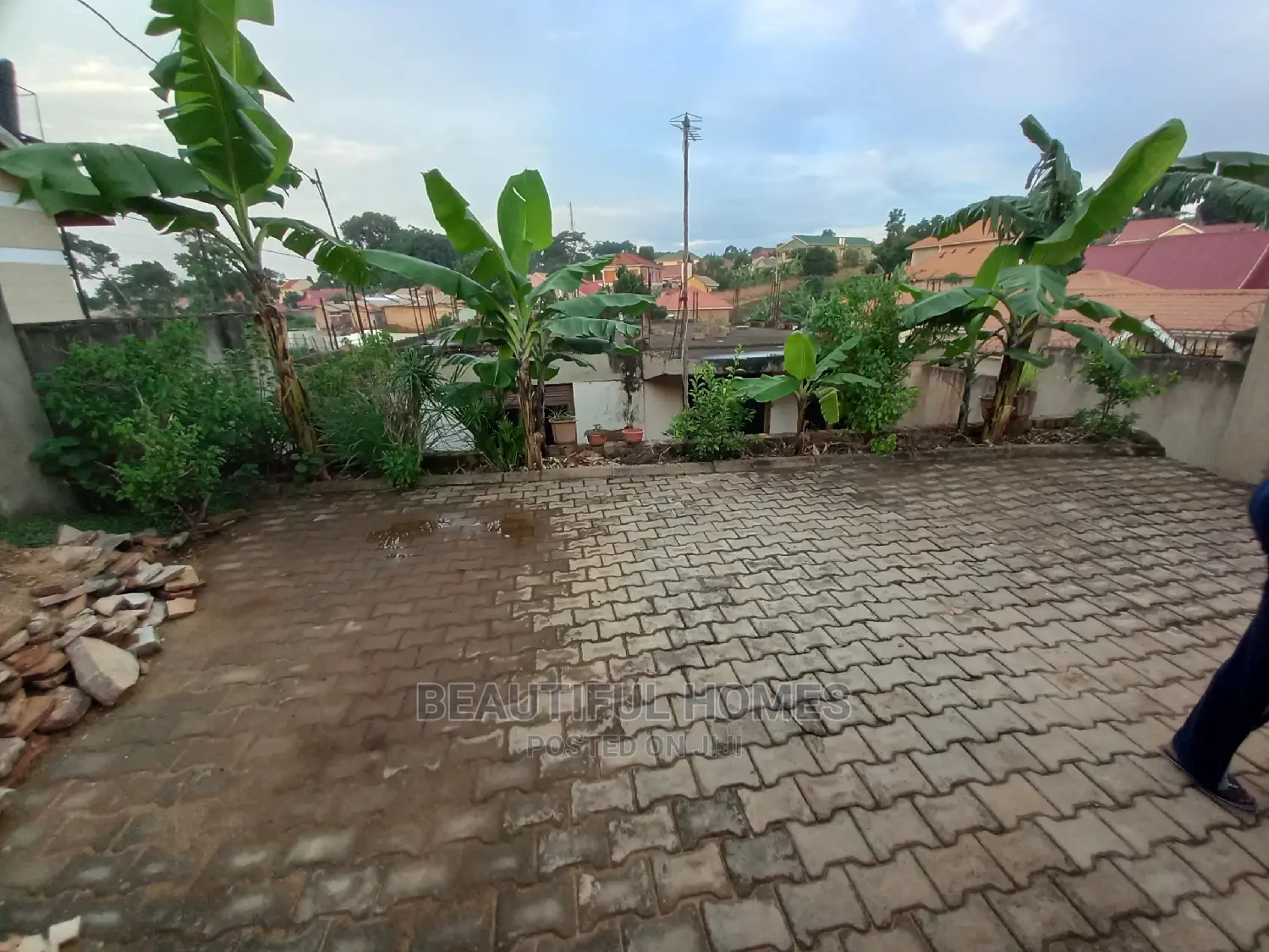 Mini Flat in Kyaliwajjara, Kira for Sale in Kira