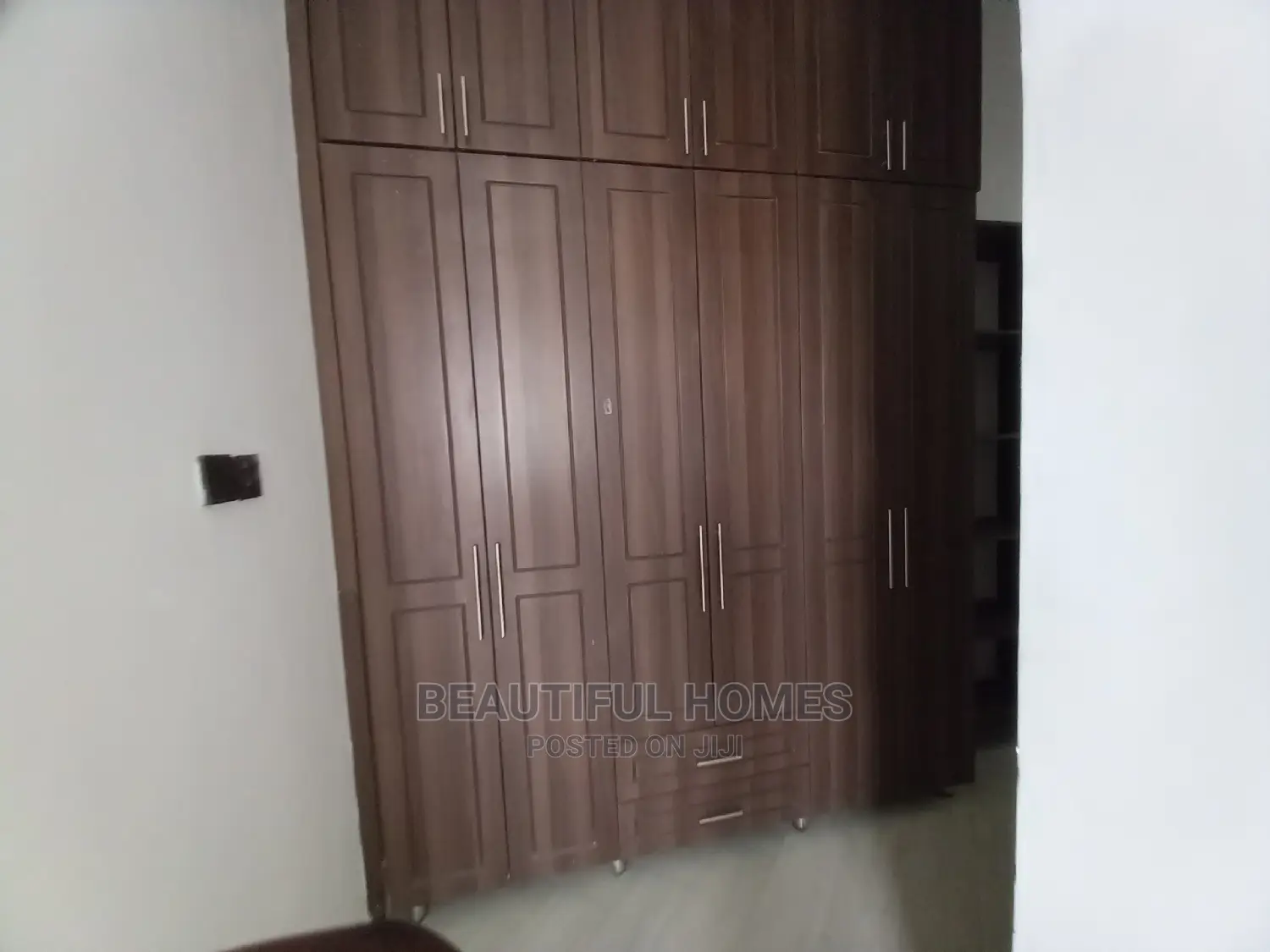 Furnished 2bdrm Apartment in Kisaasi, Nakawa for Sale in Nakawa