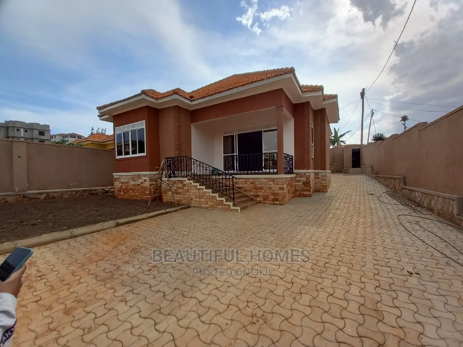 Furnished 4bdrm House in Tarmack, Kira for Sale in Kira