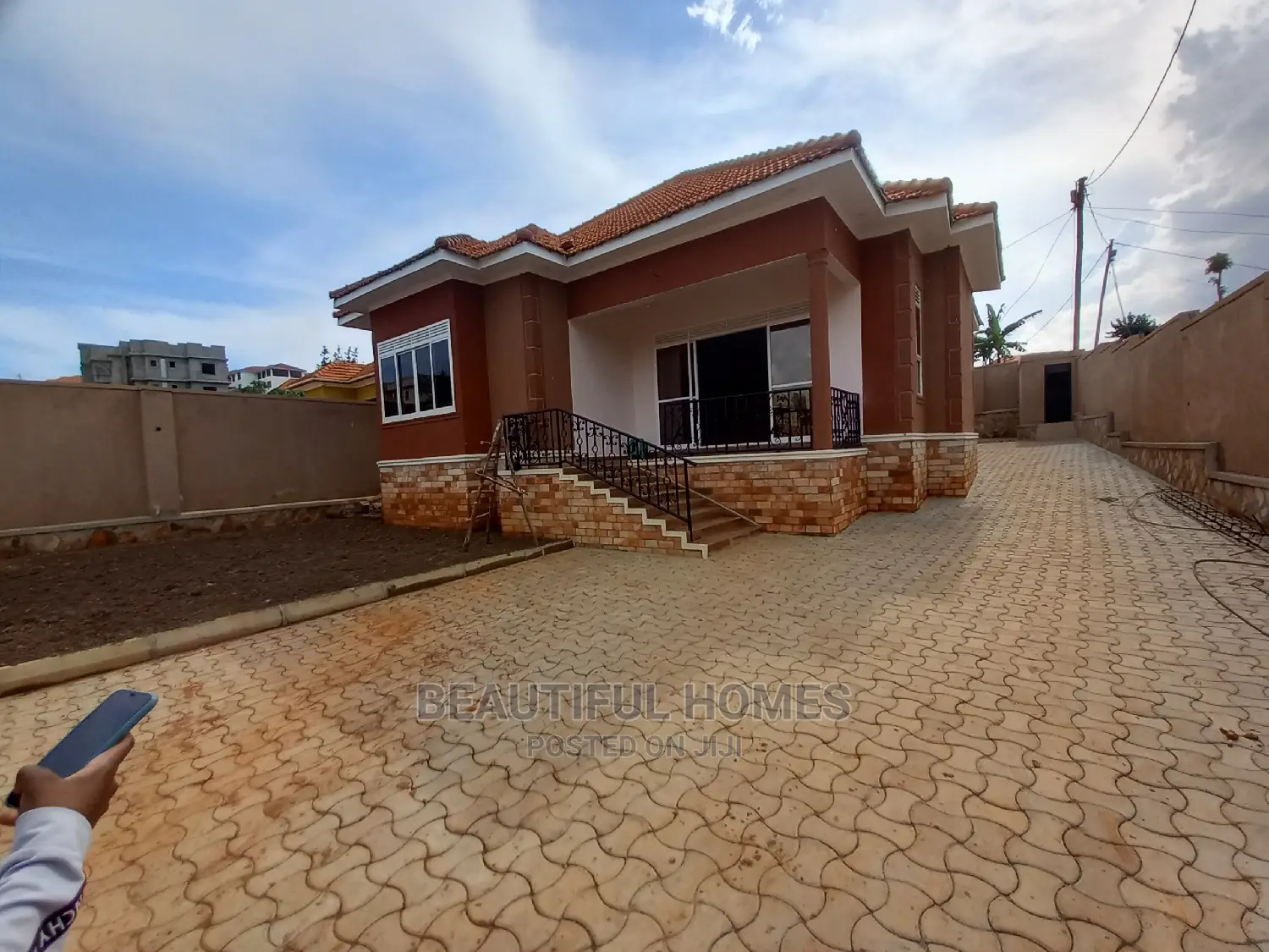 Furnished 4bdrm House in Tarmacked Estate, Kira for Sale in Kira