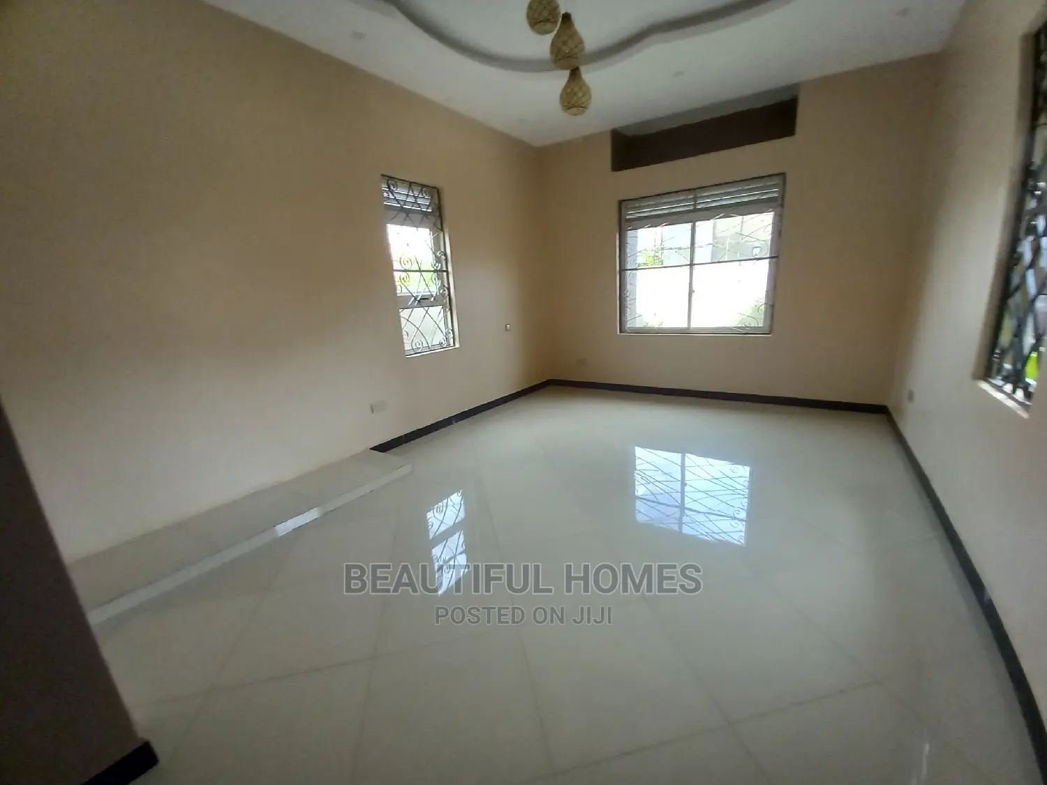 Furnished 4bdrm House in Kira Tarmack for Sale in Kira