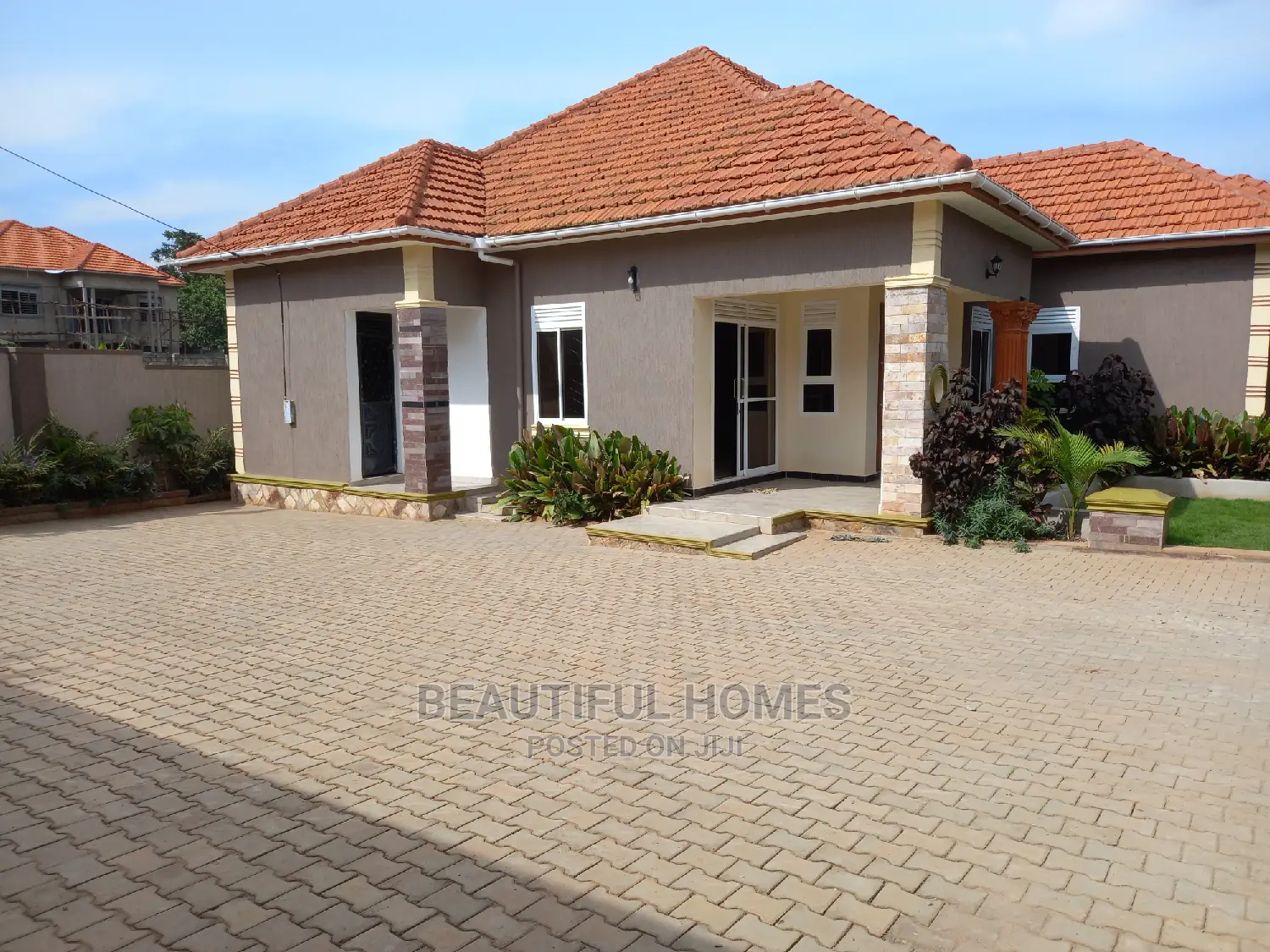 Furnished 4bdrm House in Kira Tarmacked for Sale in Kira