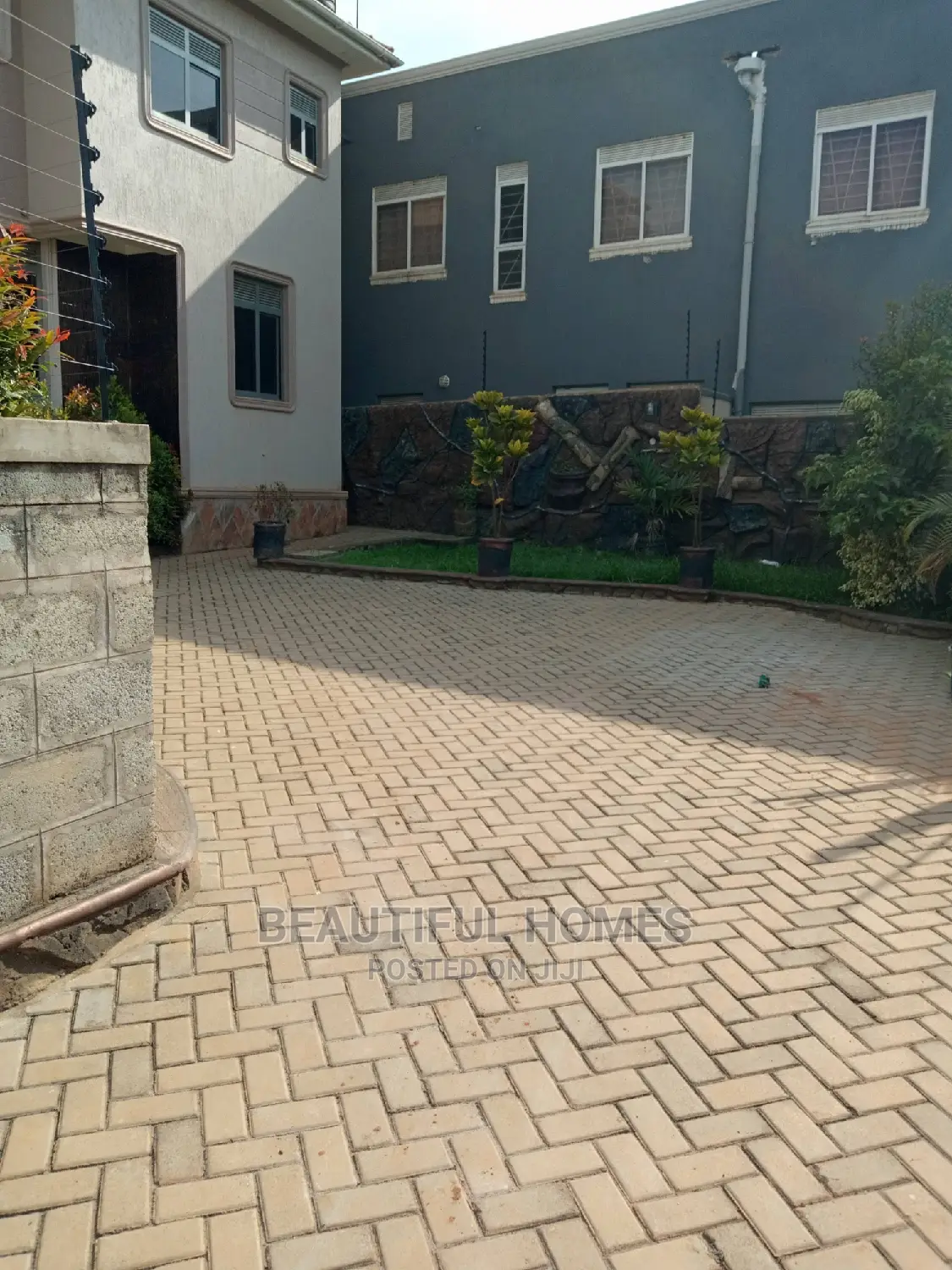 Furnished 4bdrm House in Kira for Sale in Kira