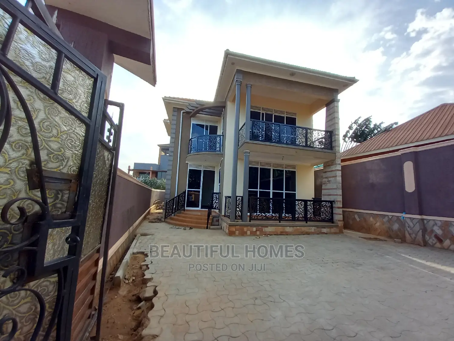 Furnished 4bdrm Mansion in Kyanja, Central Division for Sale in Central Division