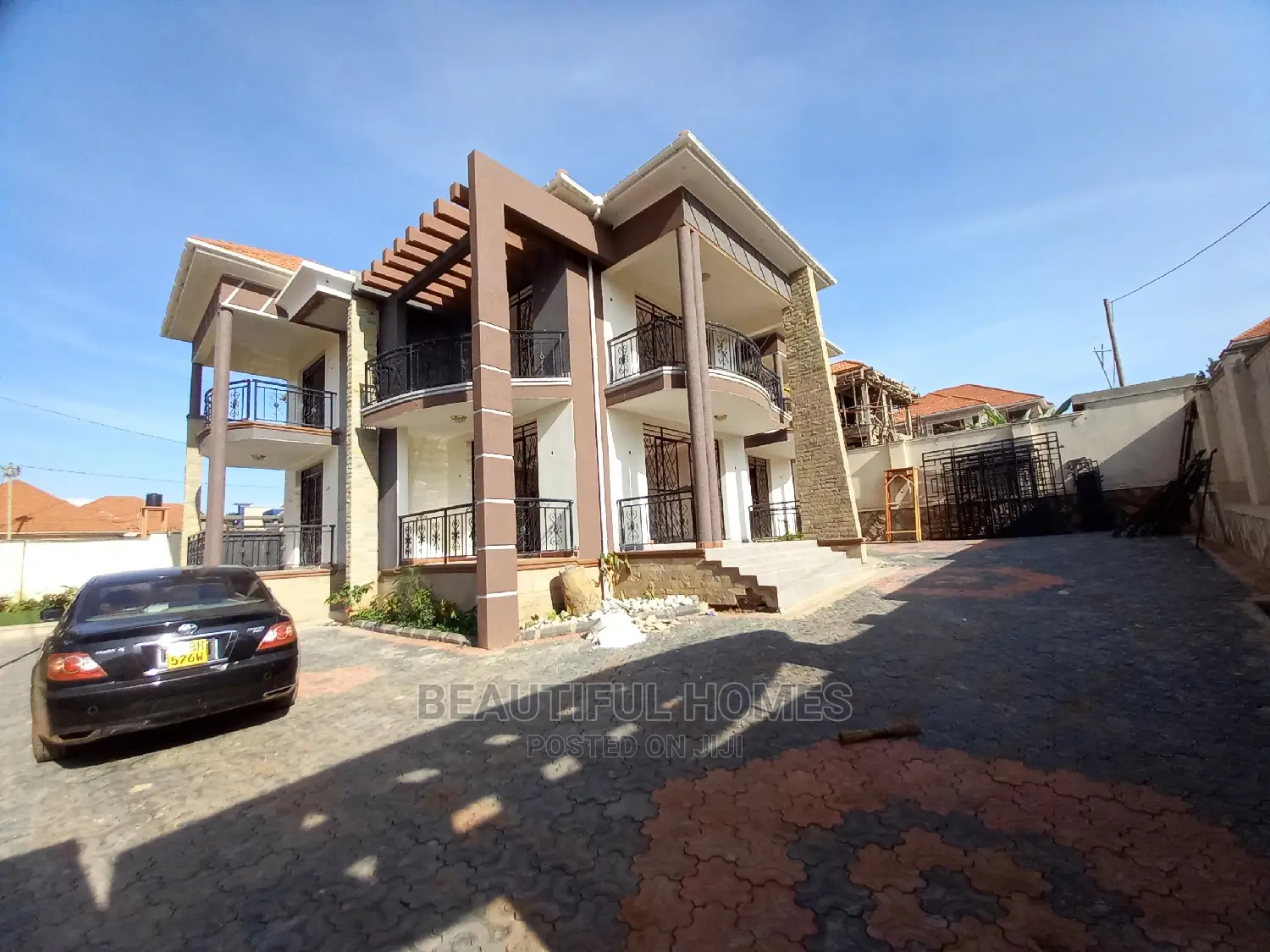 Furnished 6bdrm Mansion in Tarmacked, Kira for Sale in Kira