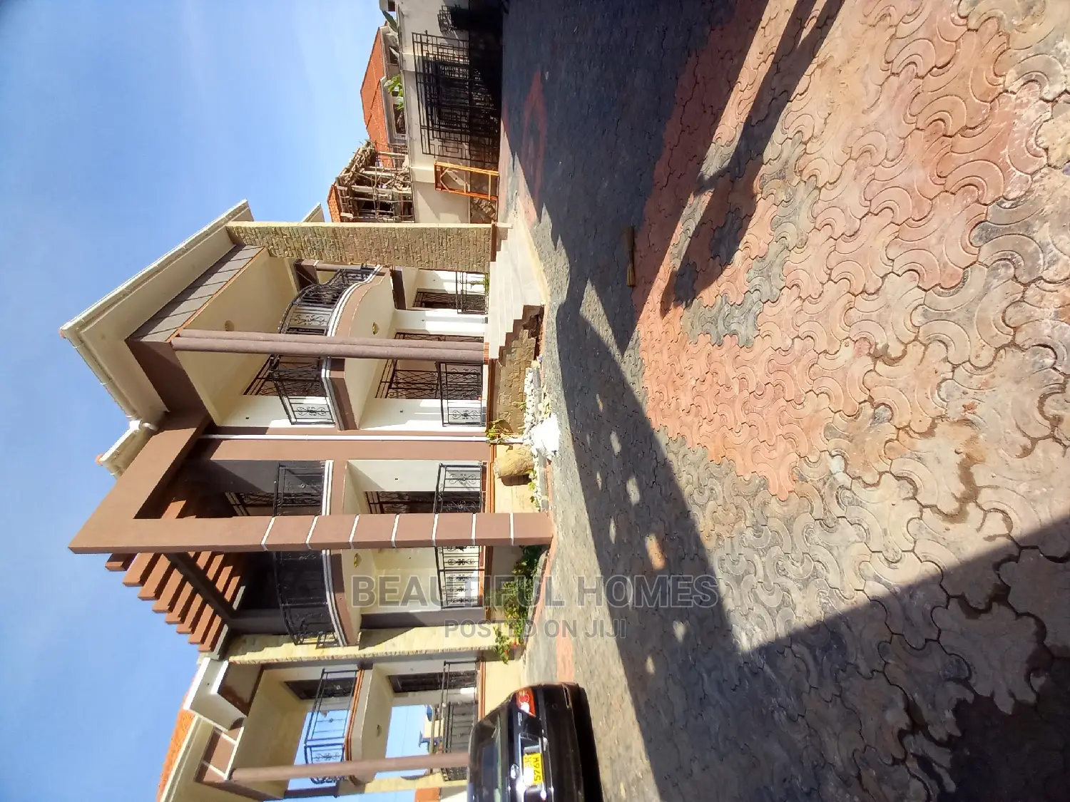 Furnished 6bdrm Mansion in Tarmack Estate, Kira for Sale in Kira