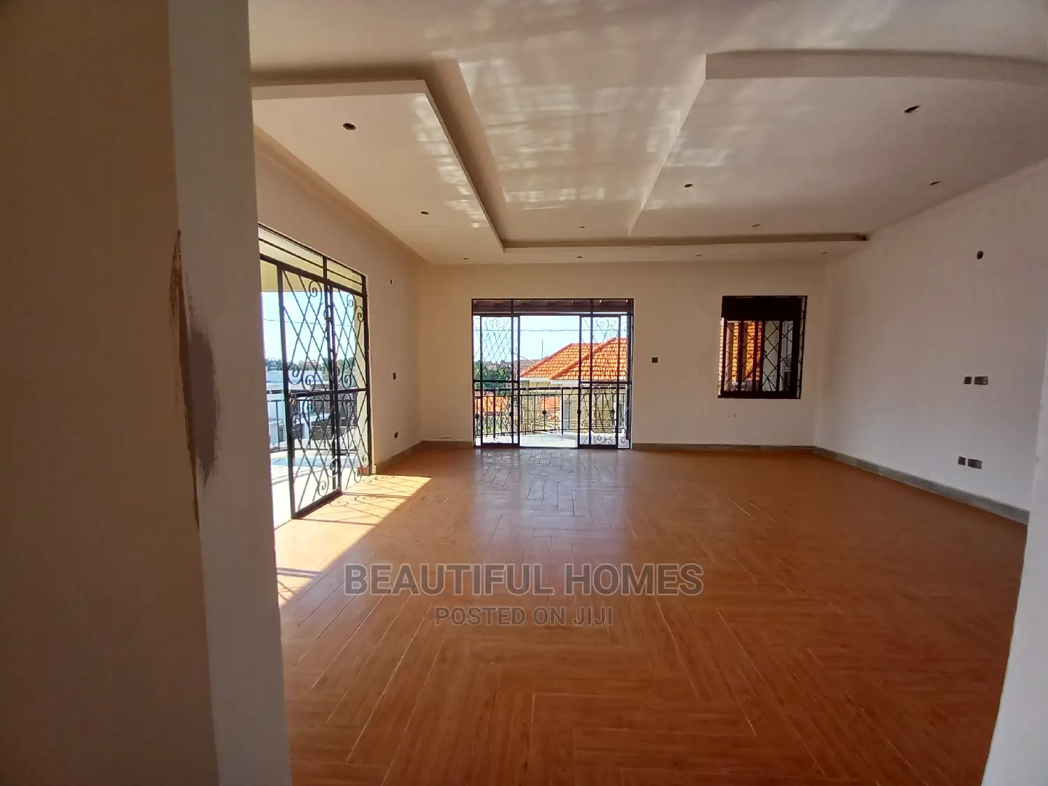Furnished 6bdrm Mansion in Tarmack Estate, Kira for Sale in Kira