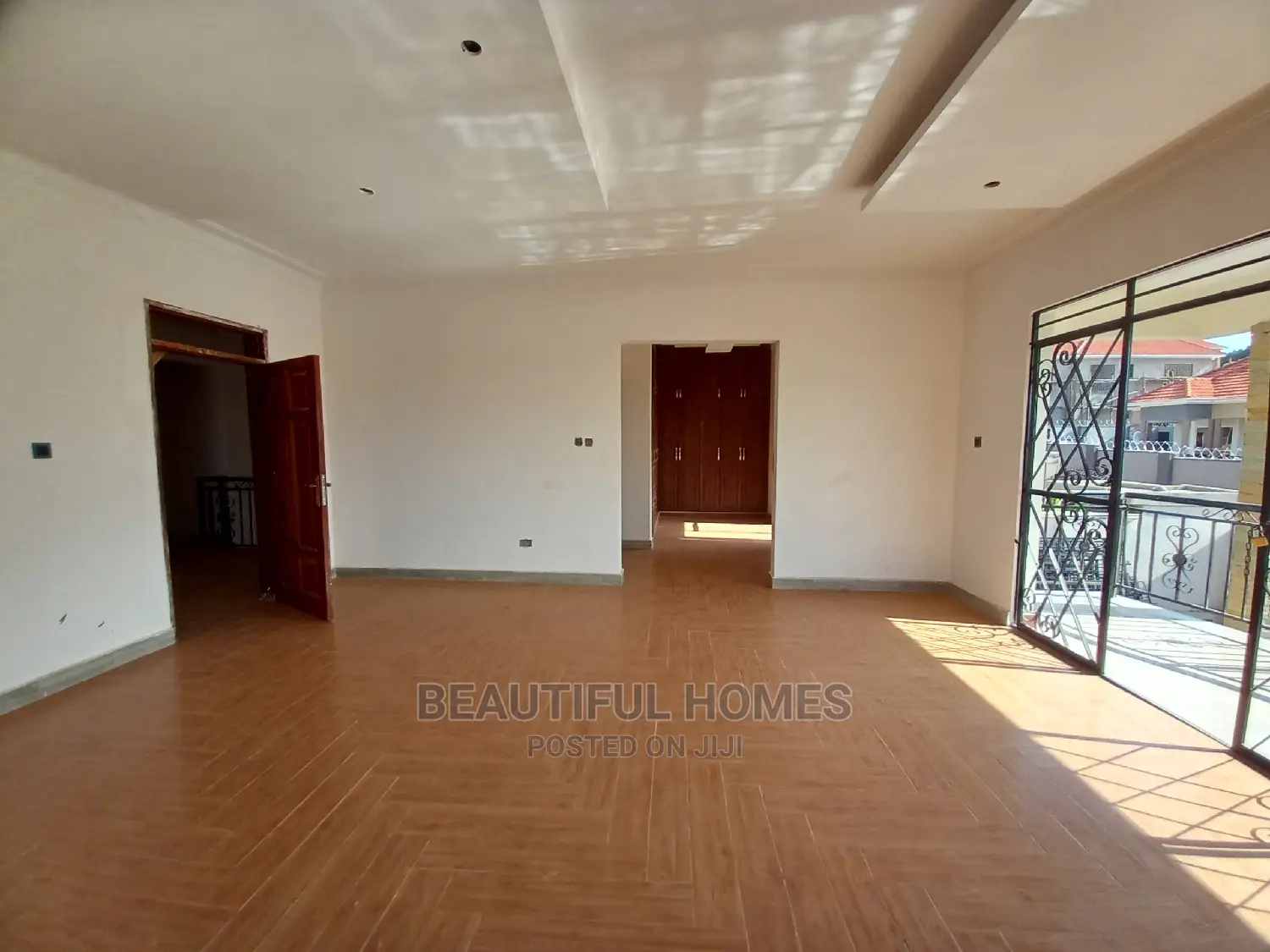 Furnished 6bdrm Mansion in Tarmack Estate, Kira for Sale in Kira