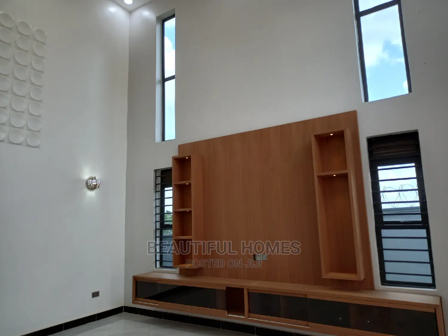 Furnished 5bdrm Mansion in Kira for Sale in Kira