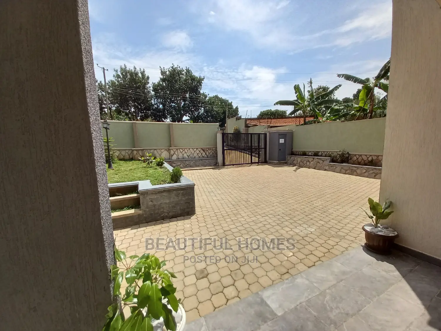 Furnished 2bdrm Apartment in Bunga, Makindye for Sale in Makindye