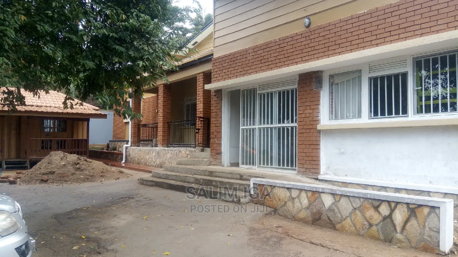 4bdrm Bungalow in Kololo Property, Central Division for Sale in Central Division