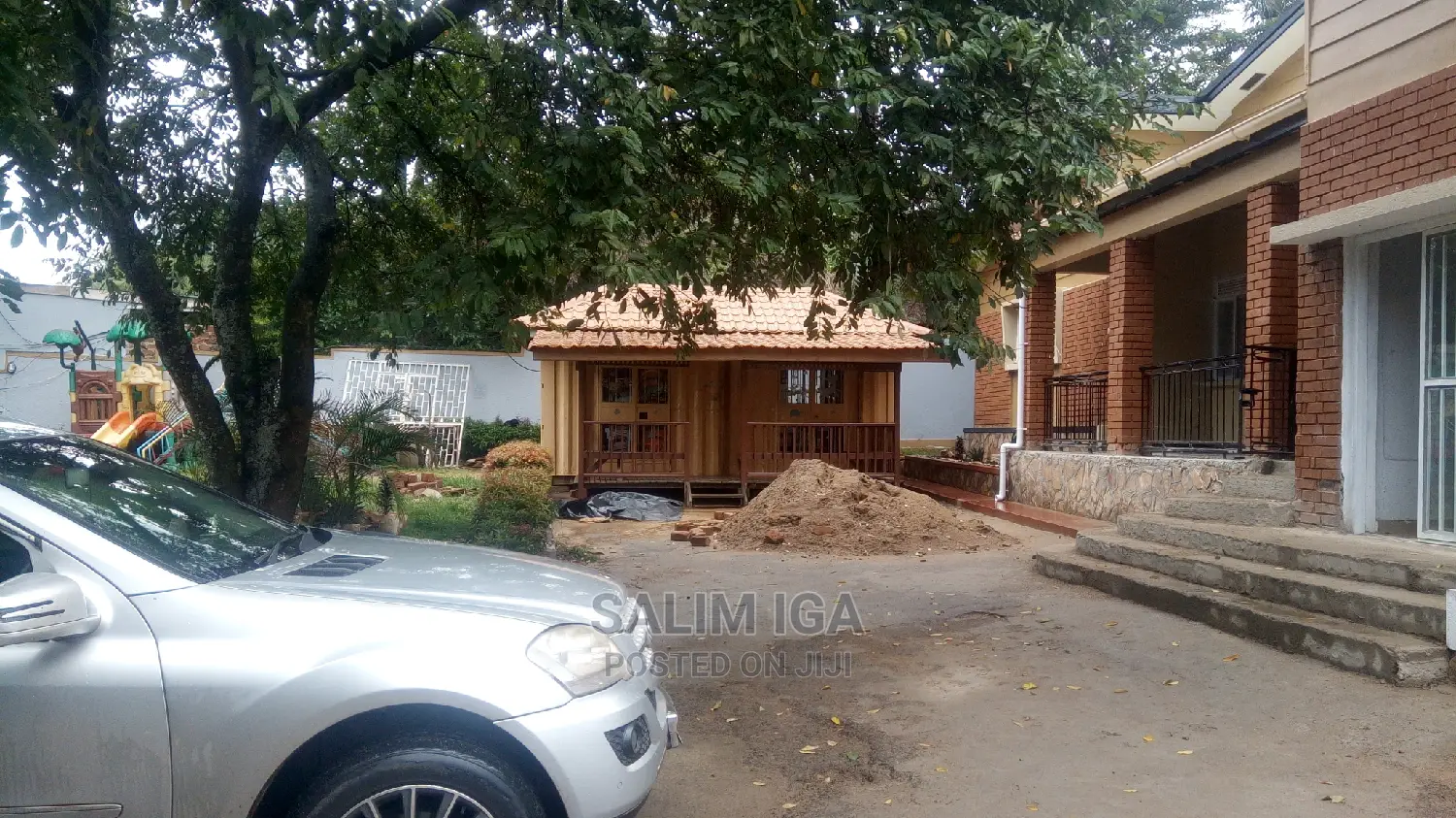 4bdrm Bungalow in Kololo Property, Central Division for Sale in Central Division