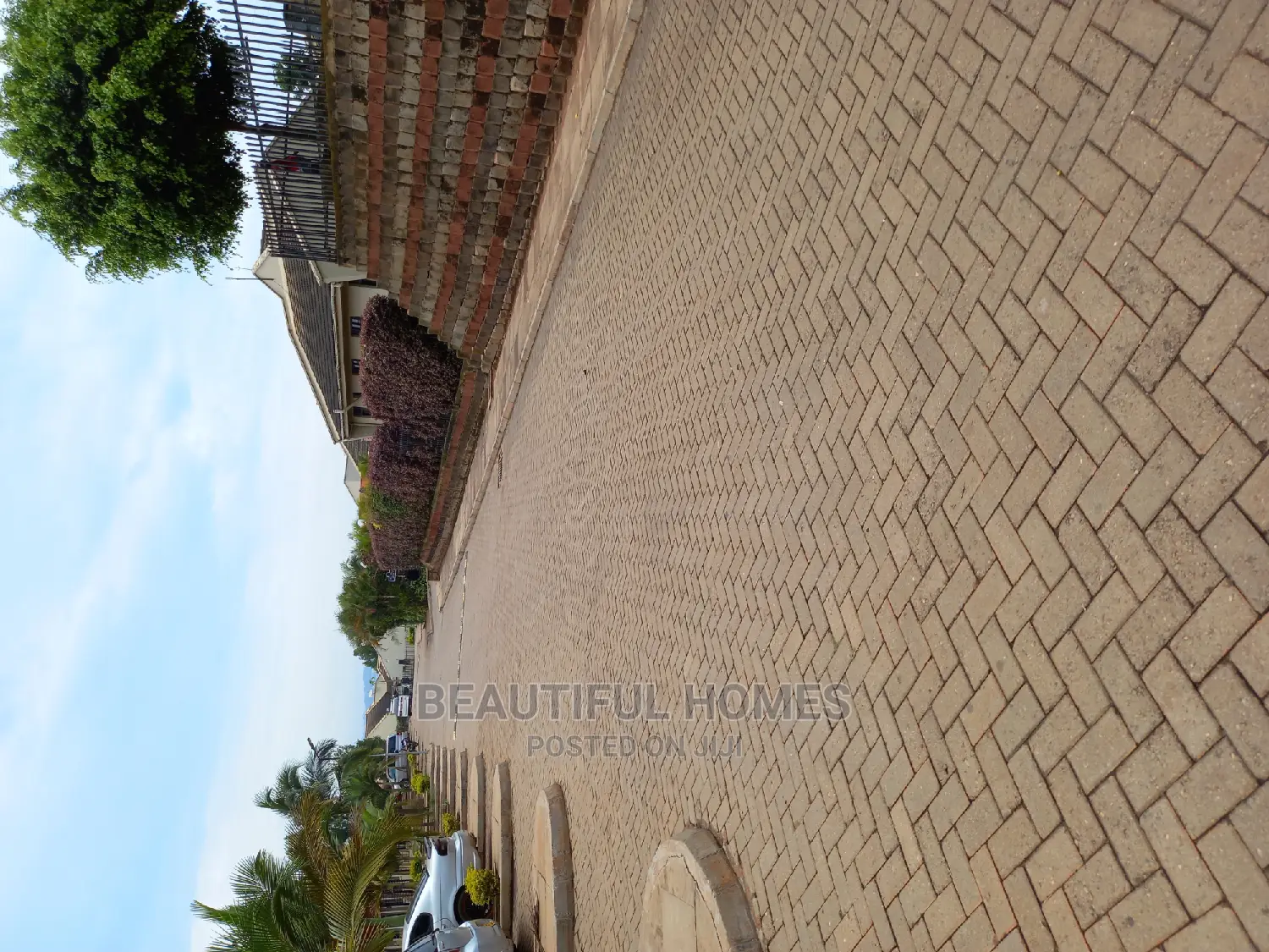 Furnished 4bdrm Maisonette in Kyanja, Nakawa for Sale in Nakawa