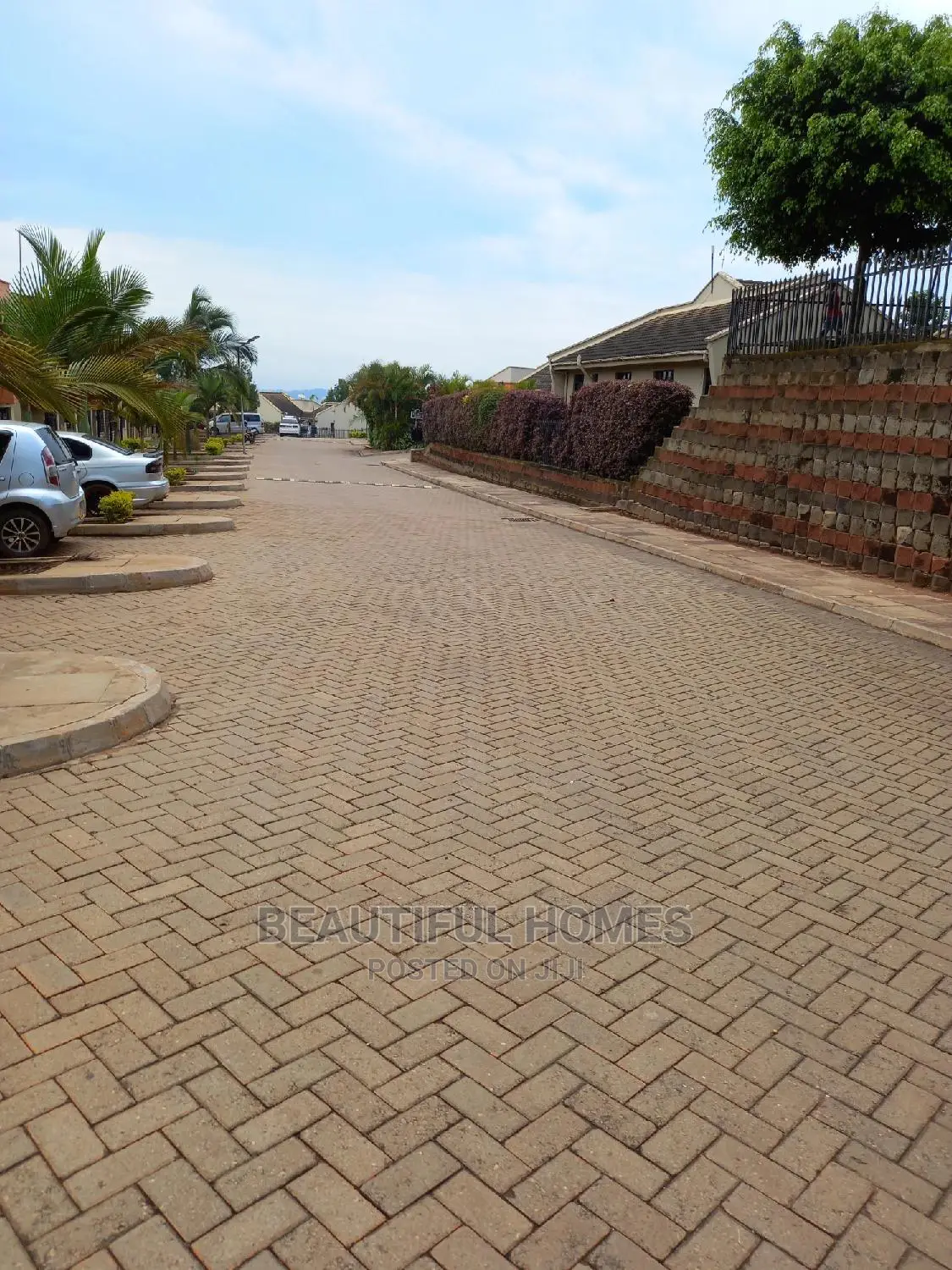 Furnished 4bdrm Maisonette in Kyanja, Nakawa for Sale in Nakawa