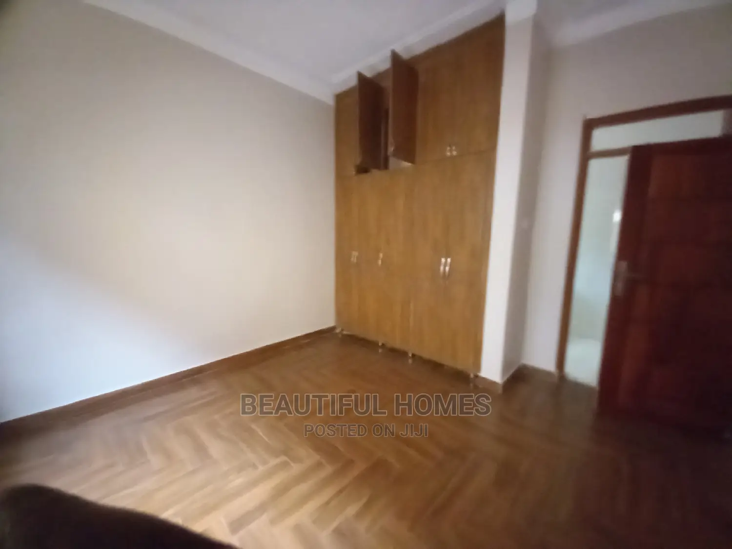 Furnished 4bdrm House in Kira Tarmack for Sale in Kira