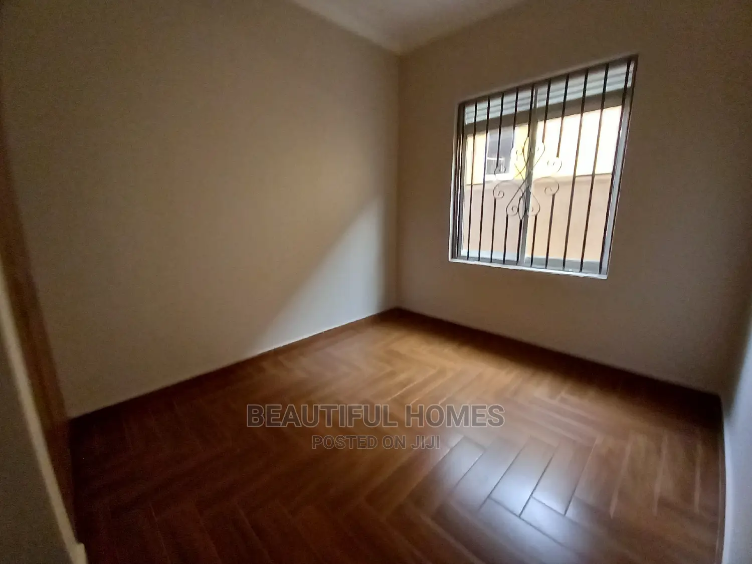 Furnished 4bdrm House in Kira Tarmack for Sale in Kira