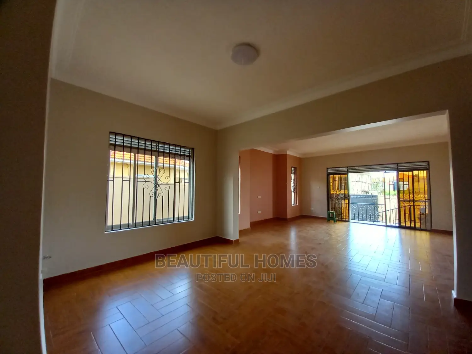 Furnished 4bdrm Bungalow in Gated Tarmack, Kira for Sale in Kira