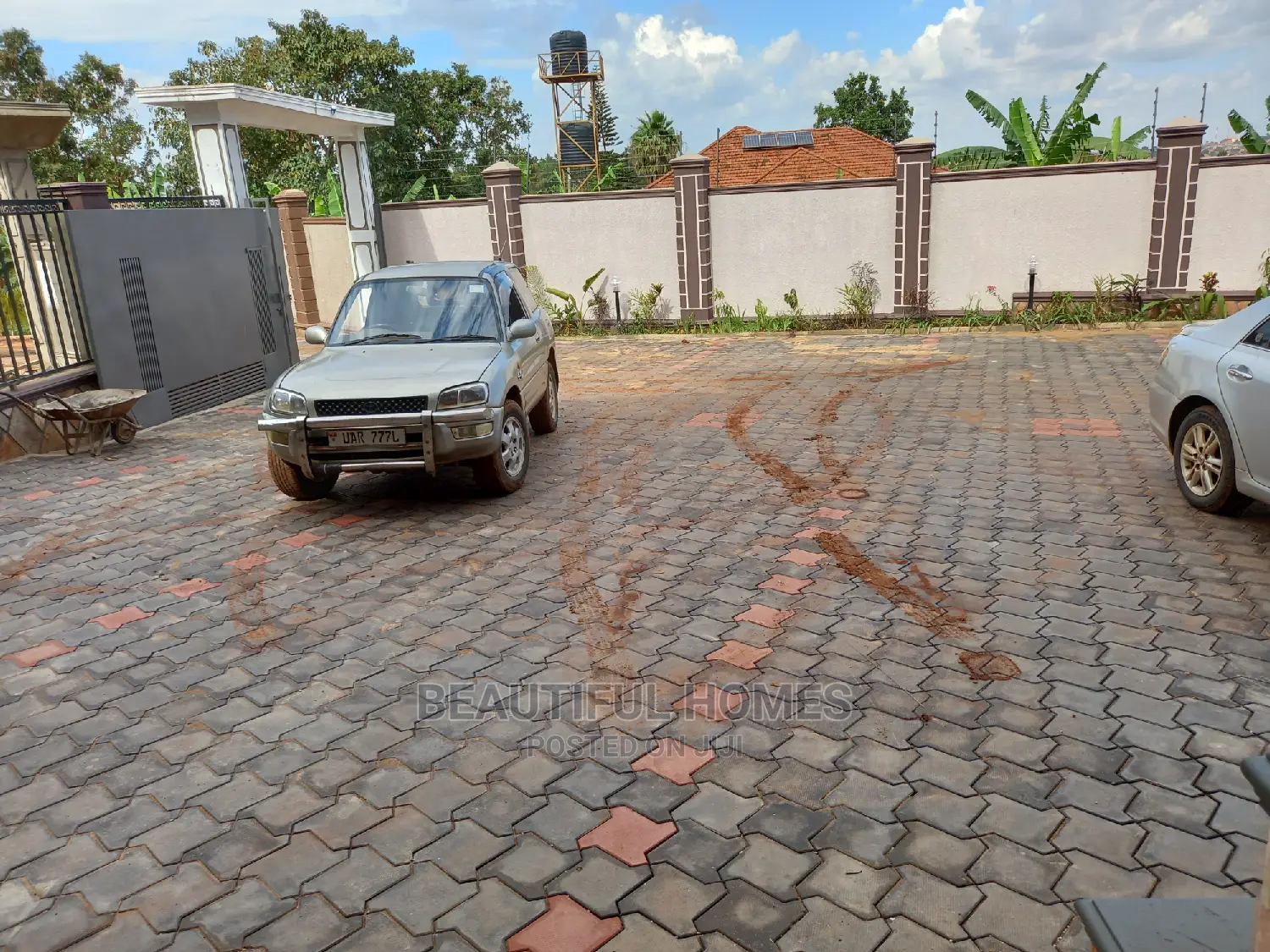 Furnished 2bdrm Apartment in Kisaasi, Central Division for Sale in Central Division